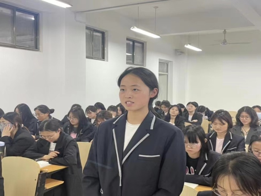 以学促思，以律束行3.jpg